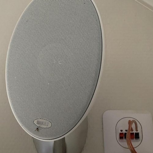 Enceinte Home cinéma avec fixation murale